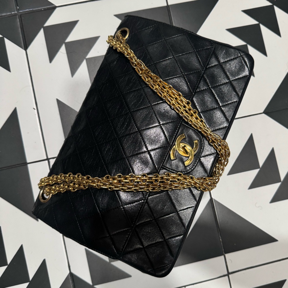 CHANEL Black Quilted Lambskin Shoulder Bag with 24k Gold Hardware - Picture 4 of 12